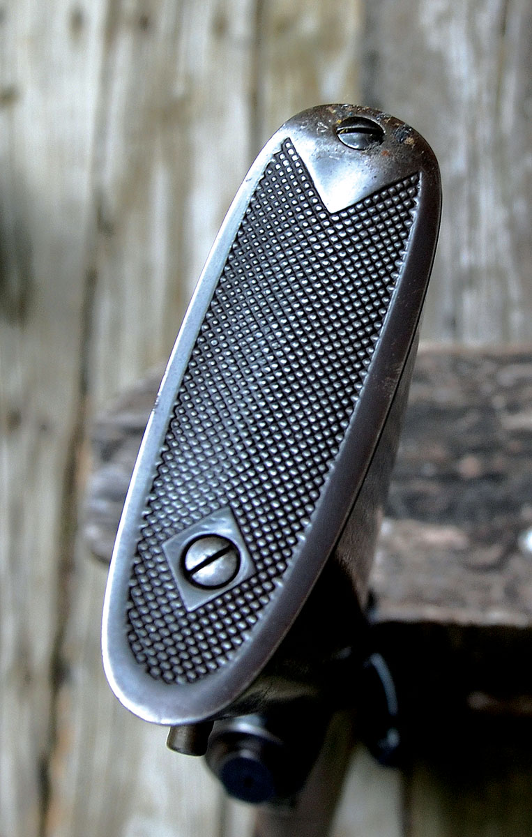 The checkered steel buttplate made by Adolph Niedner became extremely popular with his customers and among other builders of custom rifles.